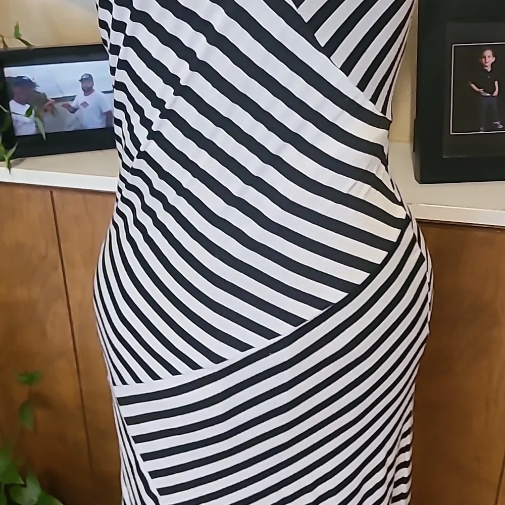 Long maxi dress - Picture 3 of 6